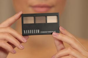 Nanobrow Eyebrow Powder Kit. Einfaches Augenbrauenschminken mit Schatten