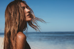 Wie wirkt die UV-Strahlung auf die Haare? Sommer-Ratgeber der Haarfanatikerin